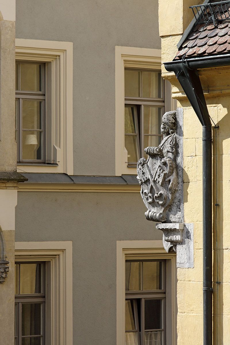 Altes Rathaus - Wappen an der Ecke