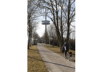 Fotografie: Parallel zur A3 führt ein Spazierweg bis zum Fernsehturm.