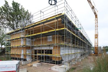 Fotografie: Der Rohbau des Kinderhauses in Burgweinting beim Richtfest