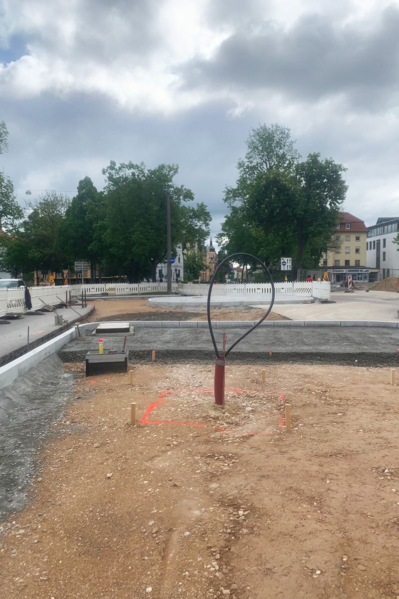 Vorbereitung für die Wiederinstallation der Uhr am Ernst-Reuter-Platz