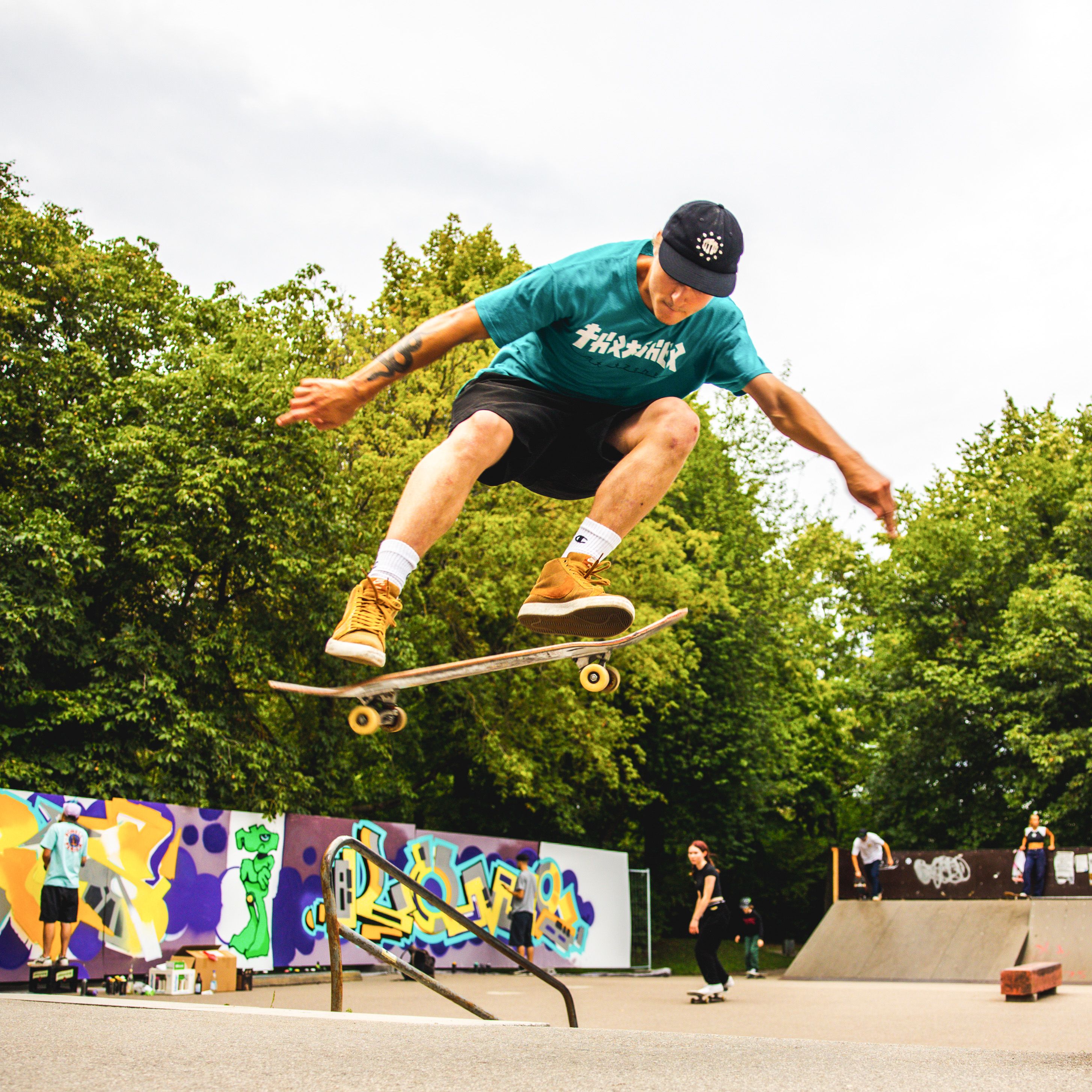 Skateboarder am JUZ Arena Skatepark