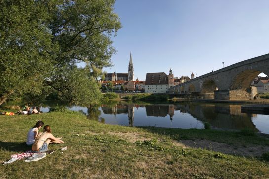 Fotografie: Badende an Steinerner Brücke