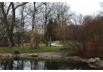 Fotografie - See im Vordergrund, im Hintergrund Wiesen und Bäume © Bilddokumentation Stadt Regensburg