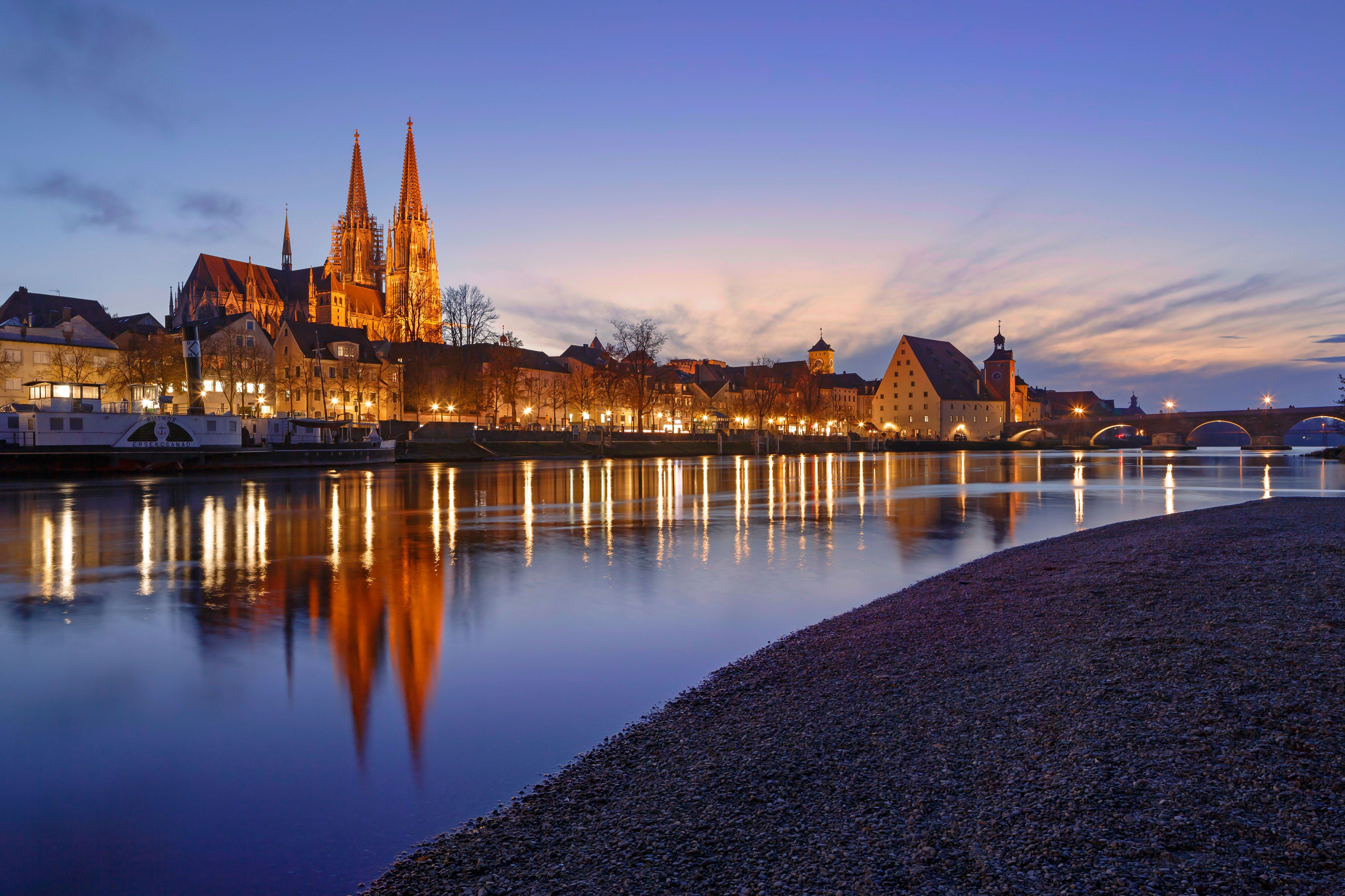 Bildmaterial - Regensburg bei Nacht