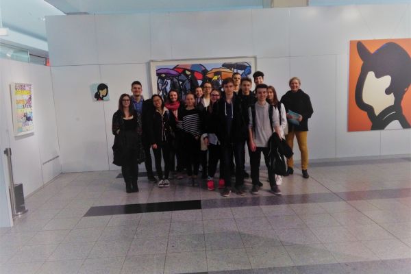  W-Seminar Kunst besucht "Shopping- Ausstellung"