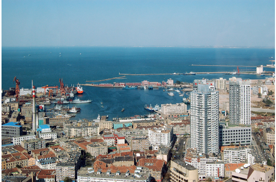 Partnerstadt Qingdao 5 - Luftbild - Blick zum Hafen