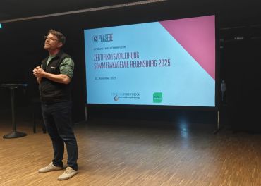 Begrüßung bei der Verleihung der Zertifikate 