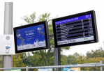 Die ersten Monitore zur Fahrgästeinformation hängen bereits. (C) Bilddokumentation Stadt Regensburg