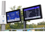 Die ersten Monitore zur Fahrgästeinformation hängen bereits.