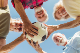 Symbolbild - Senioren mit Ball