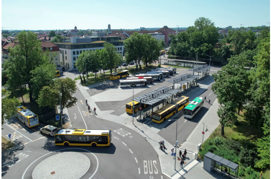 Fotografie: Interims-ZOB am Bahnhof