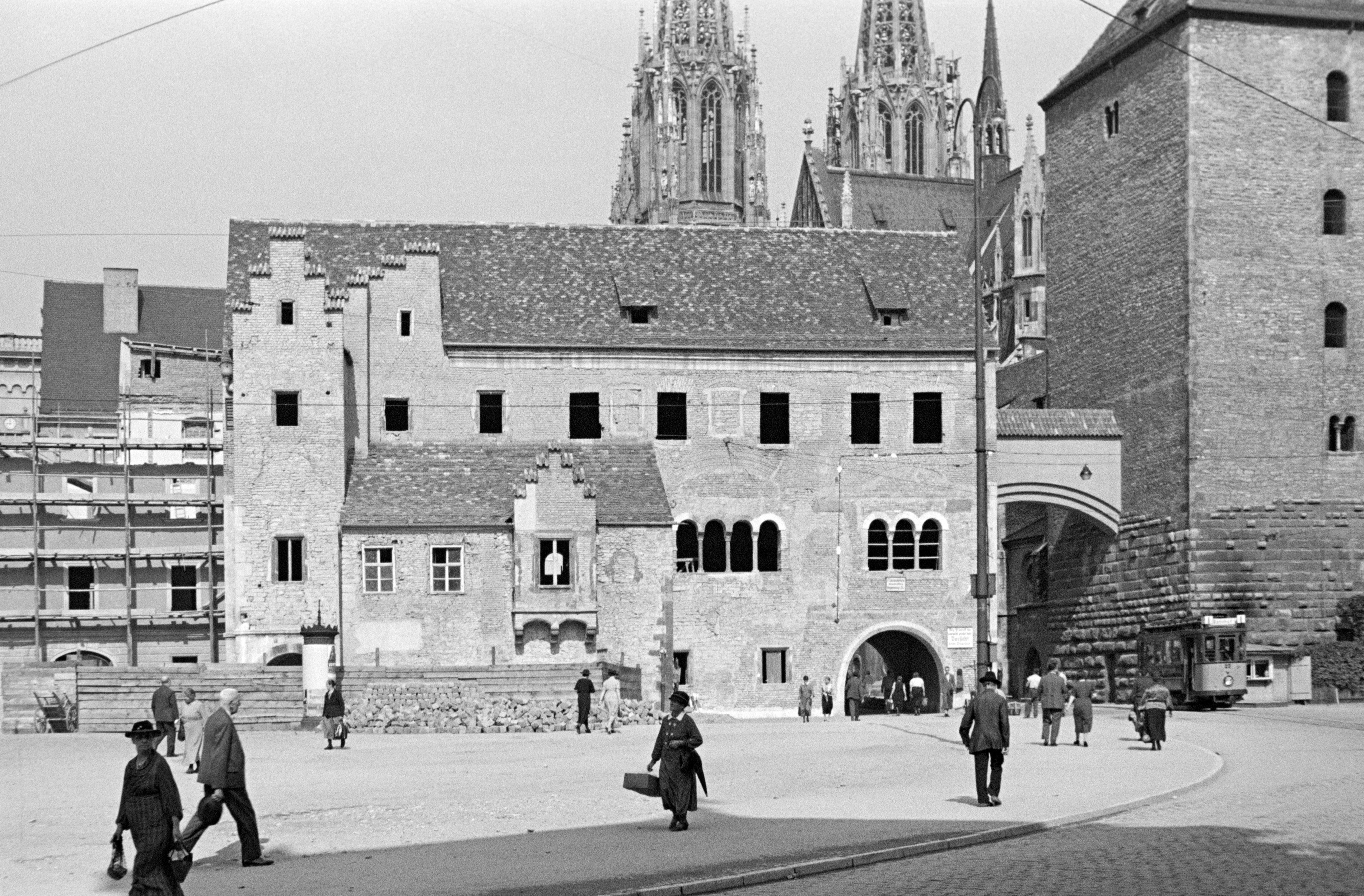 Fotografie: Historische Aufnahme der Straßenbahn auf dem Alten Kornmarkt