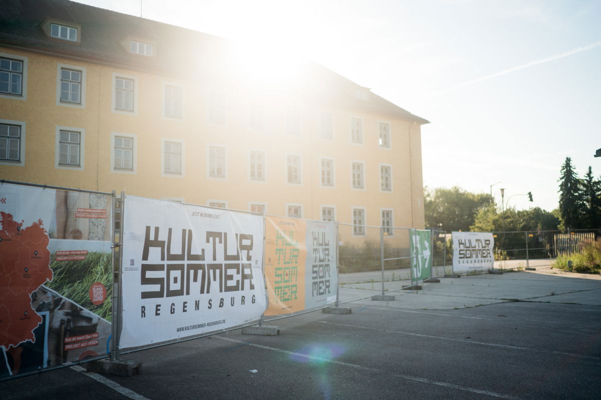 Fotografie – das Geländer der PLK bei „Kultursommer meetz PrinzLeoKultur“