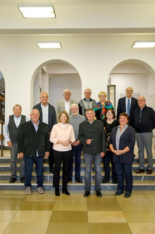 Fotografie - Bürgermeisterin Dr. Astrid Freudenstein und die Mitglieder des neuen Seniorenbeirats
