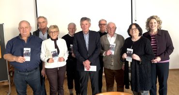 Fotografie: (v. l. n. r.) Mitglieder des Seniorenbeirats Heinz Schaffner, Bruno Lehmeier, Dagmar Büchl, Dr. Rainer Welz, Klaus Steiner, Vorsitzender des Seniorenbeirats, Ulrich Böken, Dr. Johann Berger, Brigitte Schlee, Bürgermeisterin Astrid Freudenstein 