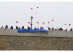 Internationaler Tag gegen Gewalt an Frauen 2020 - Ballons fliegen von Steinerner Brücke