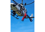 Fotografie: Höhenretter der Berufsfeuerwehr Regensburg an der Winde eines Hubschraubers. (C) BF Regensburg