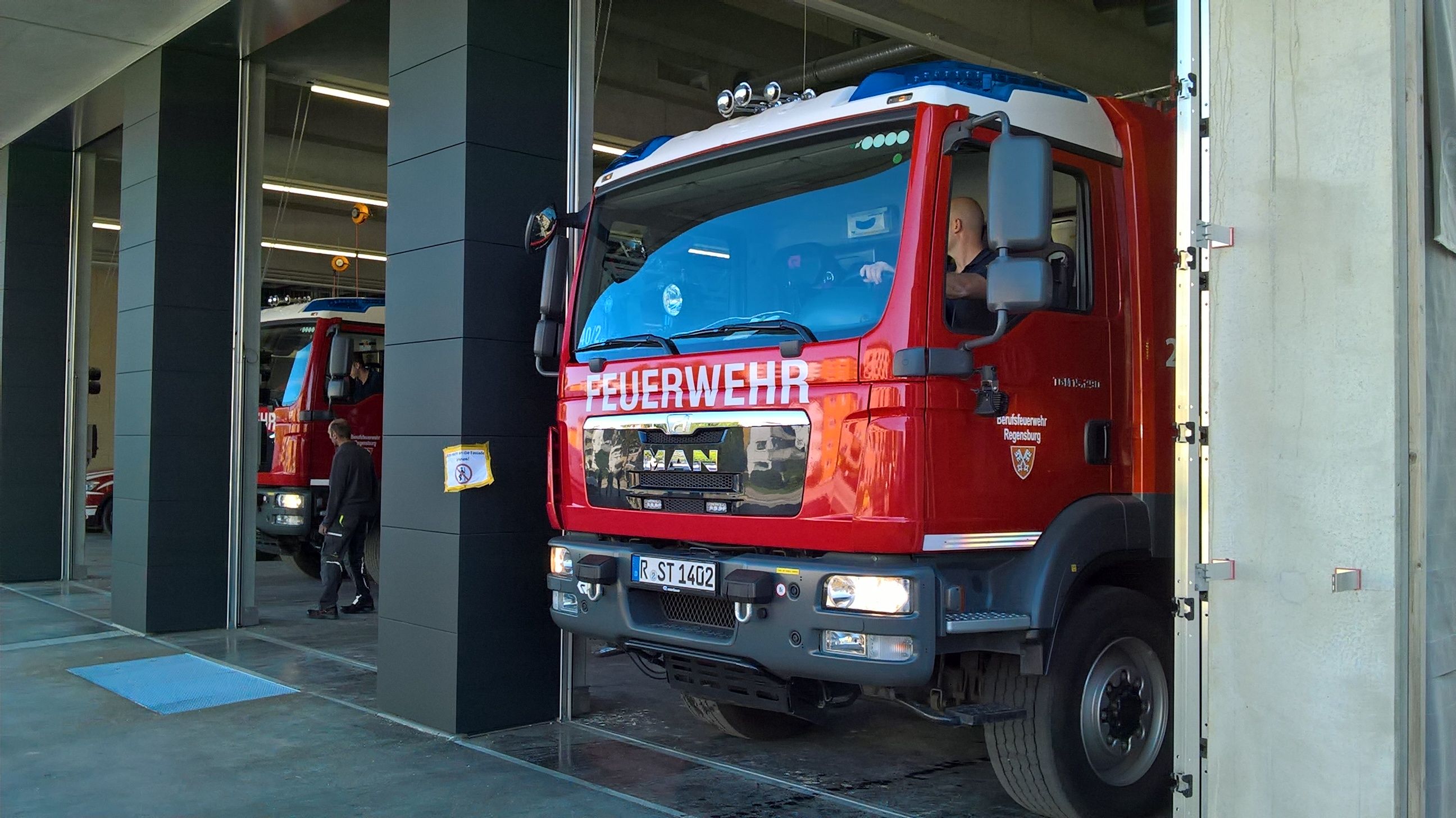 Immer einsatzbereit - Fahrzeughalle